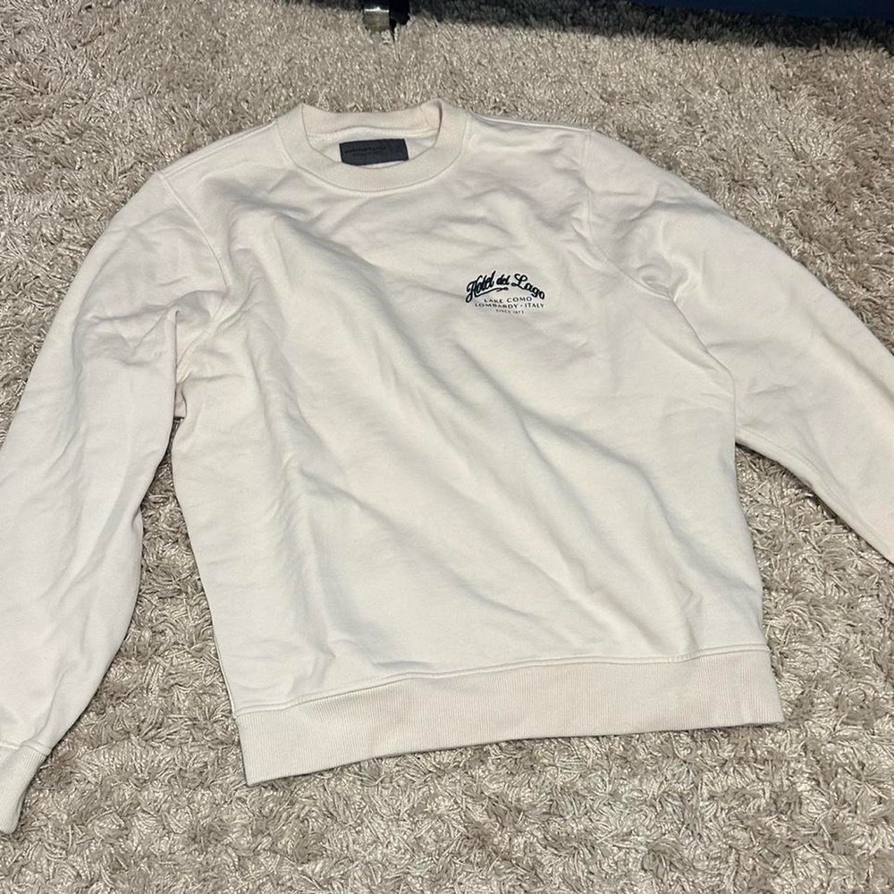 Abercrombie & Fitch Men's Off-White Crewneck Sweater
